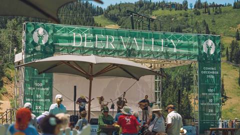 Guests at Deer Valley's Live Music at Silver Lake event in the summer.