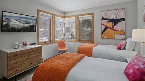 Bedroom in 2060 Solamere lodging property