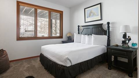 2430 Queen Esther Bedroom 3