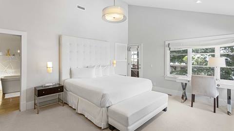 6977 Silver Lake Drive bedroom