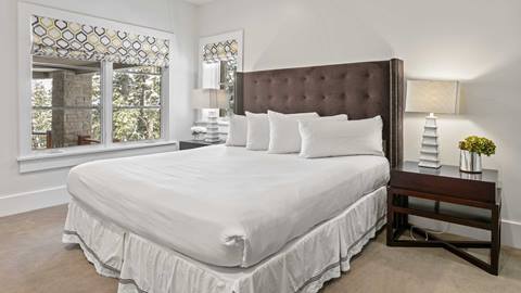 6977 Silver Lake Drive bedroom