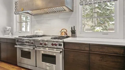 6977 Silver Lake Drive gourmet kitchen