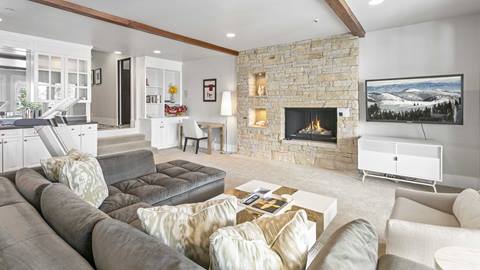 6977 Silver Lake Drive second living room