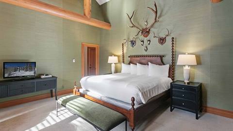 7780 Sterling Drive bedroom