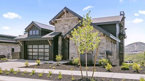 Front exterior of Deer Valley's luxury lodging property, Amanti Lago 11427, in the summer