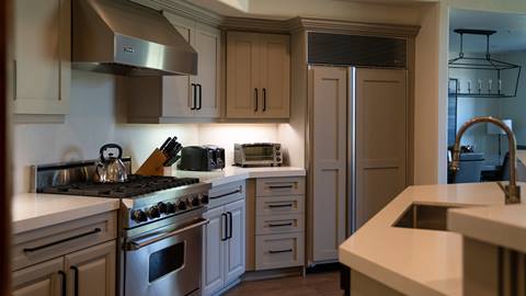 Black Diamond Lodge common space kitchen