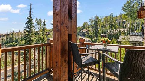 Grand Lodge 406 Deck Summer