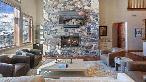 Grand Lodge 504 Living Room