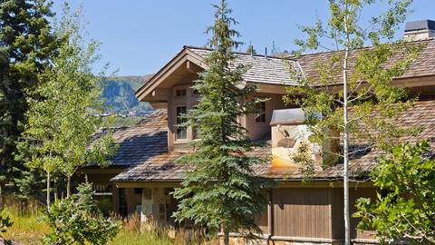 8 Bellemont Summer Exterior