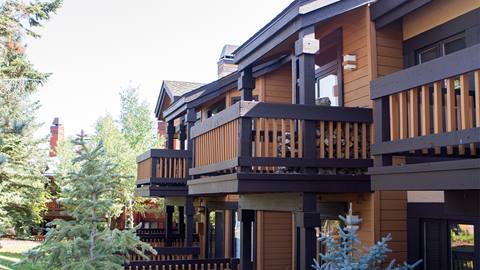 Ridge Summer Exterior