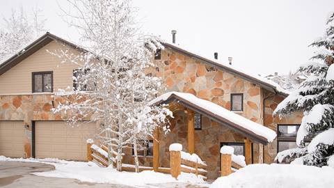 3220 Solamere winter exterior