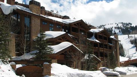 Sterling Lodge Winter Exterior