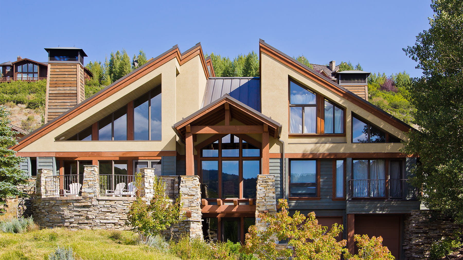 2960 Upper Telemark summer exterior