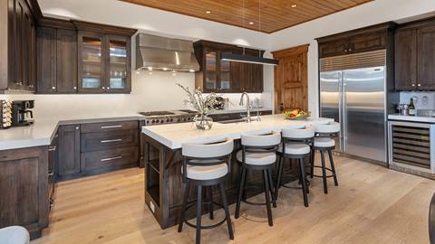 Kitchen in Deer Valley's lodging property Lookout 6565.