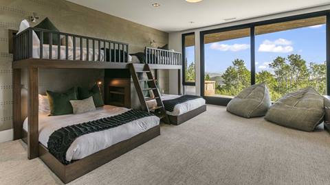 Moonshadow 8927 bedroom