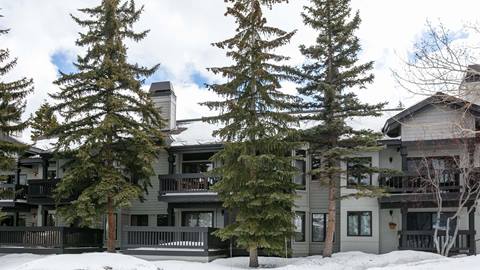 Exterior of Deer Valley's luxury lodging property Ridgepoint.