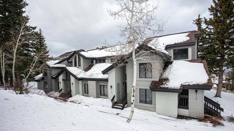 Exterior of Deer Valley's luxury lodging property Ridgepoint.