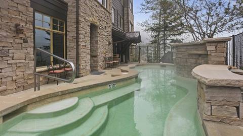 Deer Valley's Silver Strike Lodge hot tub.