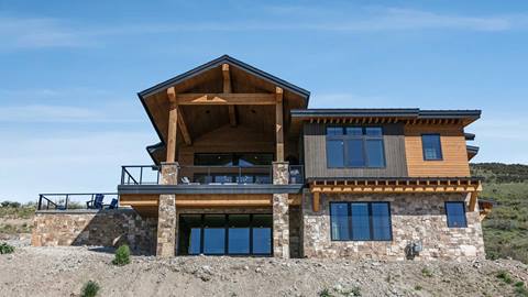 Deer Valley lodging property SkyRidge 11981 exterior in the summer