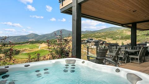 Deer Valley lodging property SkyRidge 1491 outdoor patio hot tub during summer
