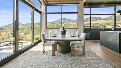 SkyRidge 1585 dining table