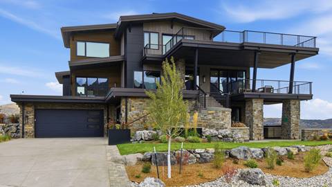Exterior of Deer Valley's luxury lodging property SkyRidge 1708 in the summer.