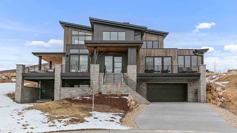 SkyRidge 18 exterior