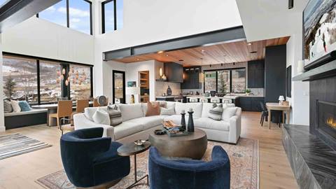 SkyRidge 18 living room