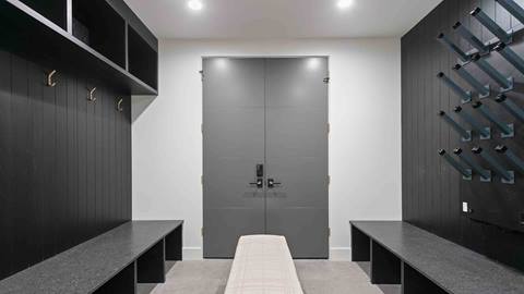 SkyRidge 18 ski storage