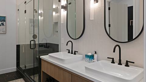 SKyRidge 1843 bathroom 3