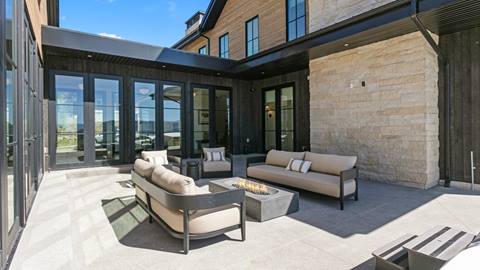 SkyRidge 1843 patio