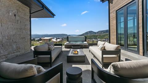 SkyRidge 1843 patio