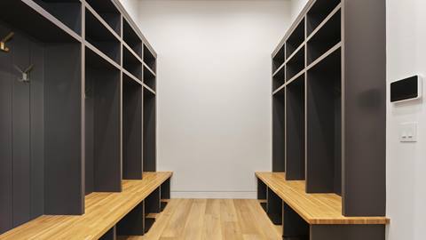 SkyRidge 1868 ski storage