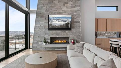 SkyRidge 31 living room