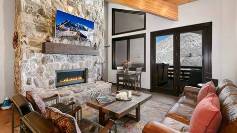 Living room at Trail's End 505