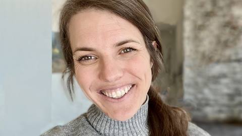 Headshot of artist, Abby Ringquist
