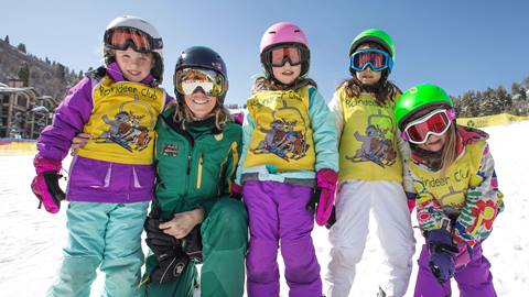Kids in Bambi ski lesson smiling.