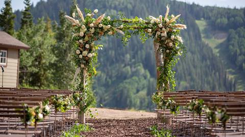 An outdoor wedding arch at Deer Valley Resort.