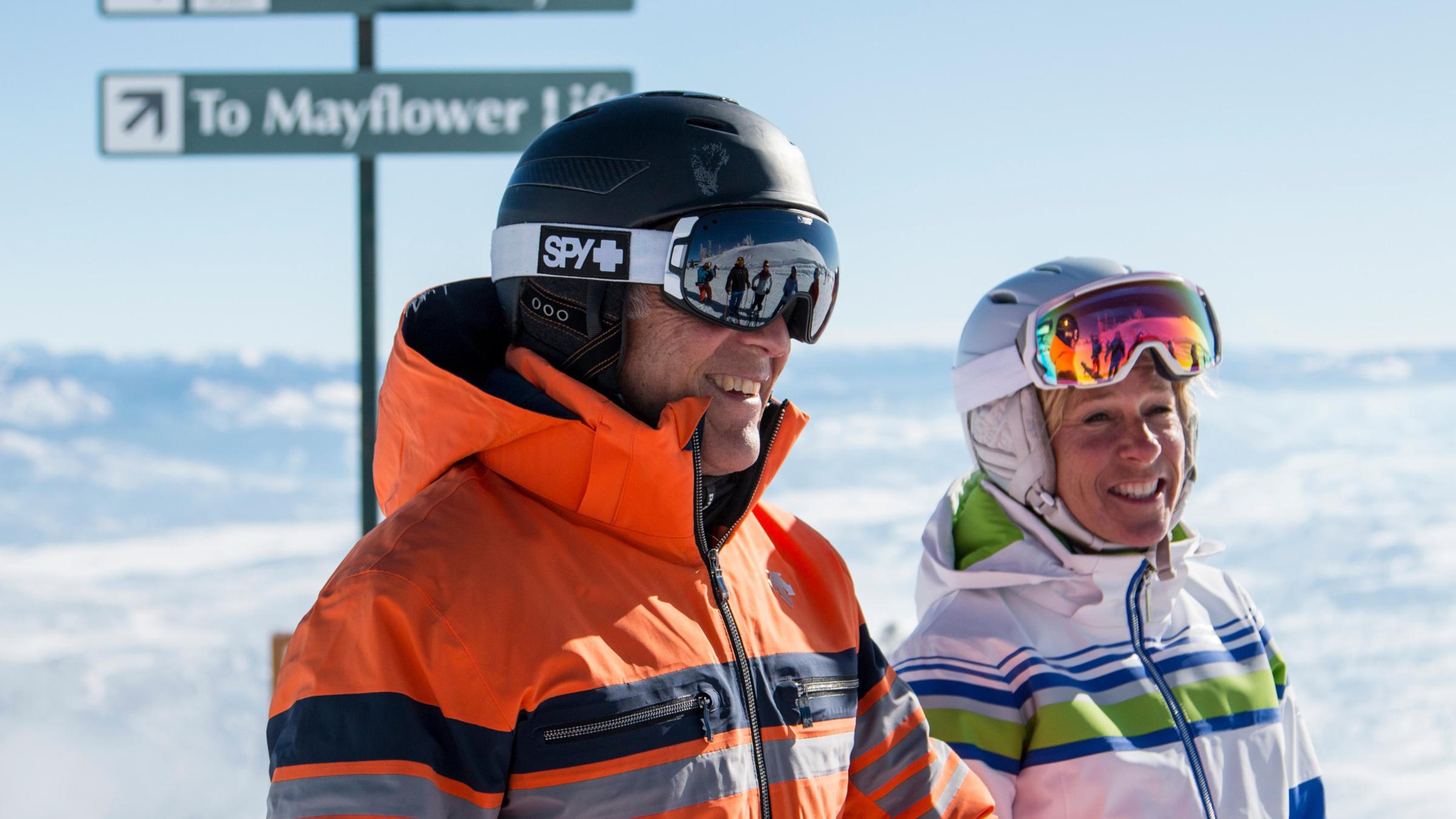 054 Deer Valley Resort Winter_Skier Couple.JPG