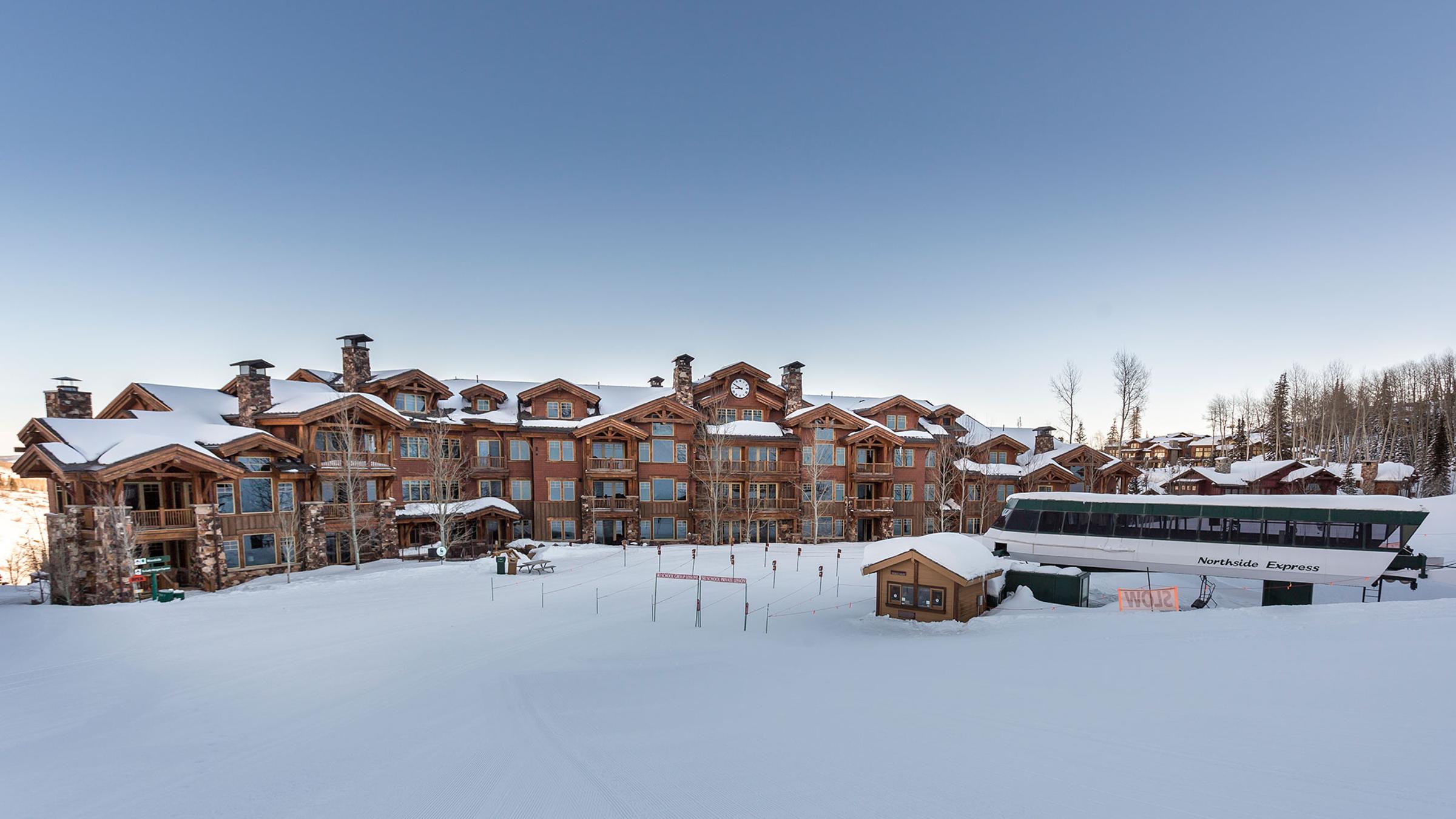 DD01172017_GrandLodgeExterior002_jpg DD01172017_GrandLodgeExterior002.jpg