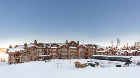 DD01172017_GrandLodgeExterior003.jpg