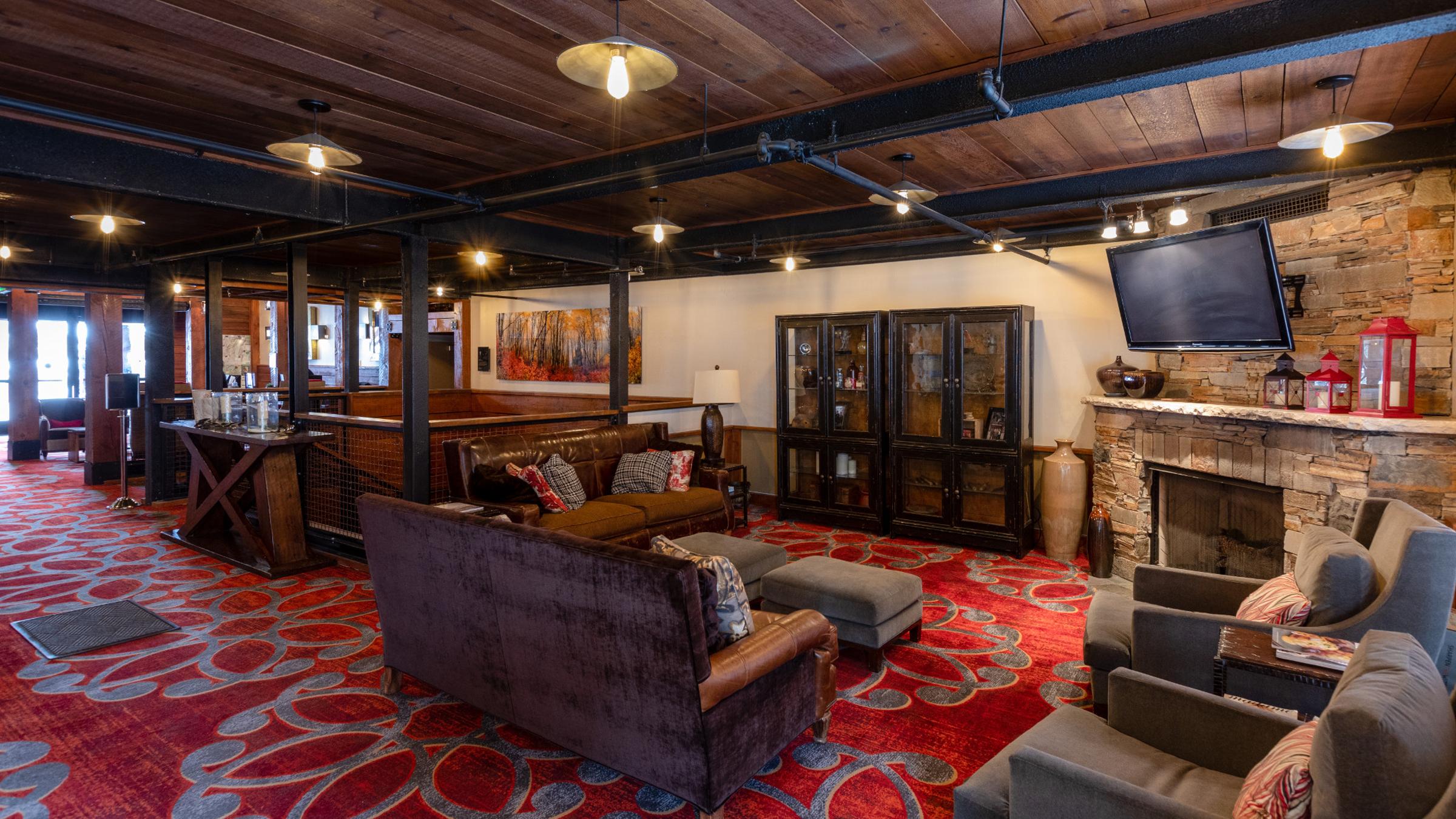 Silver Baron Lodge common area