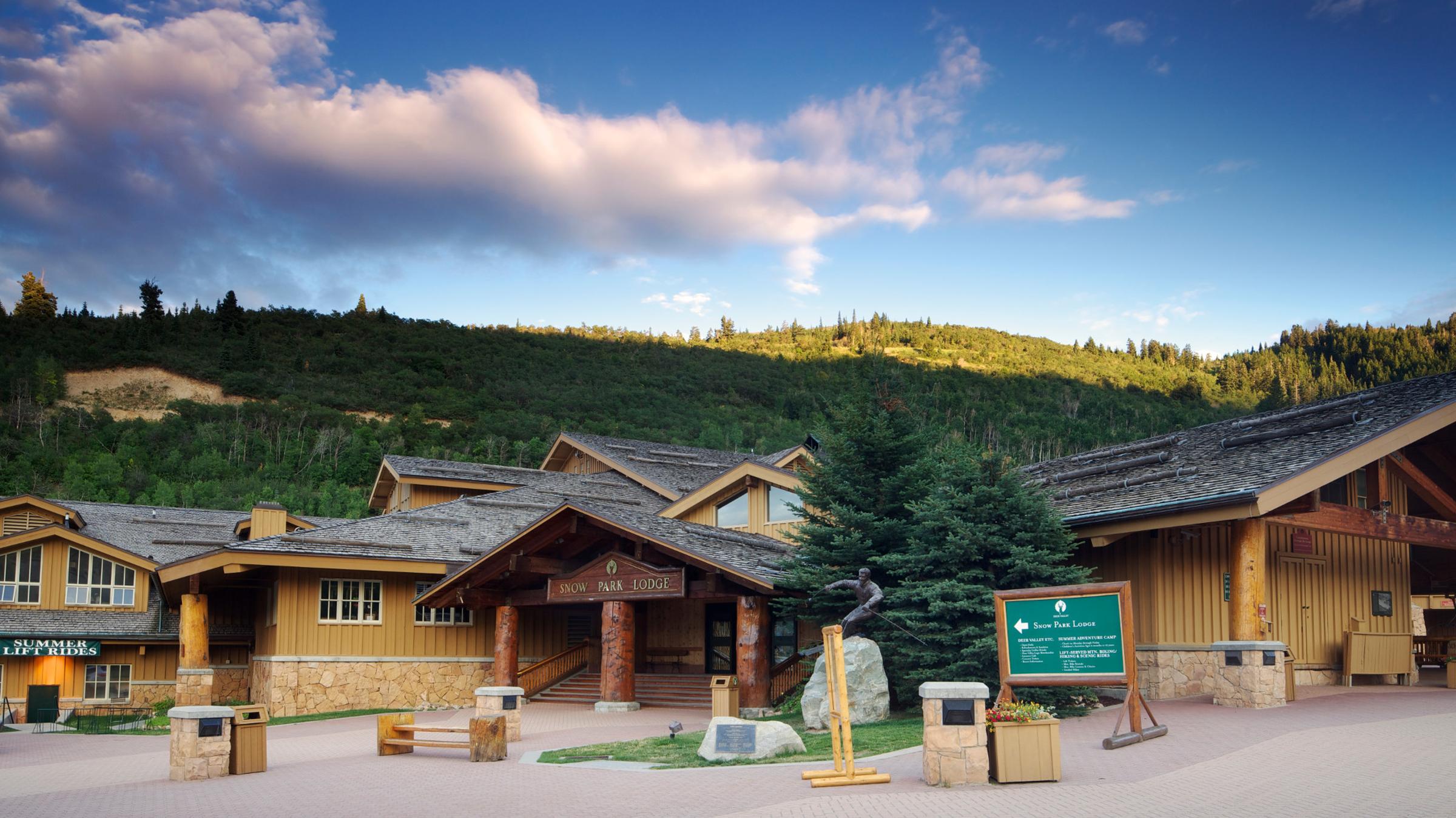 Summer exterior of Snow Park Lodge