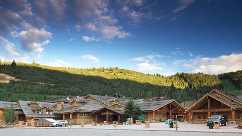 Summer exterior of Snow Park Lodge