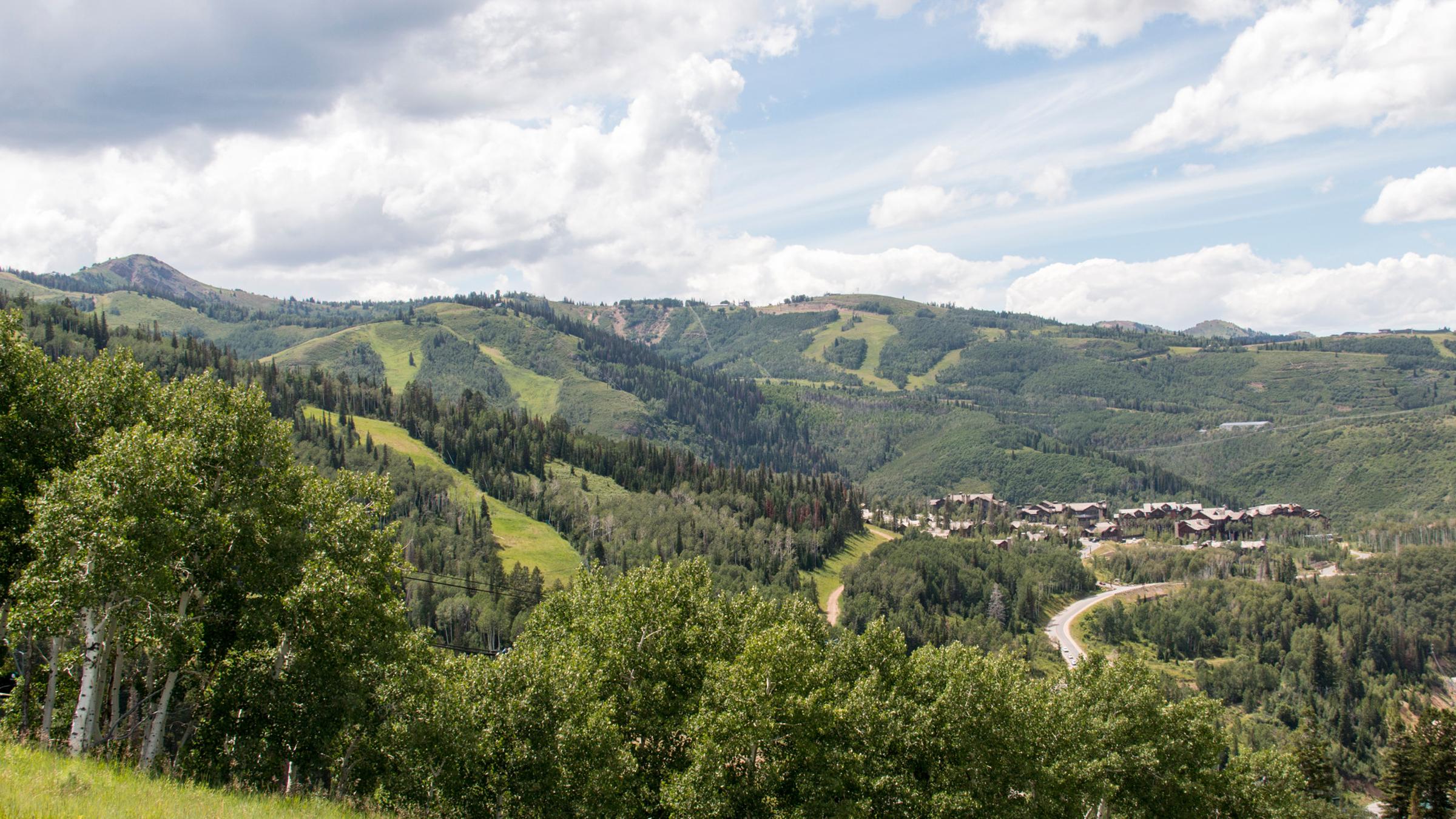 Deer Valley roads and mountains in the summer