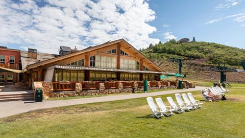 Silver Lake Lodge summer exterior