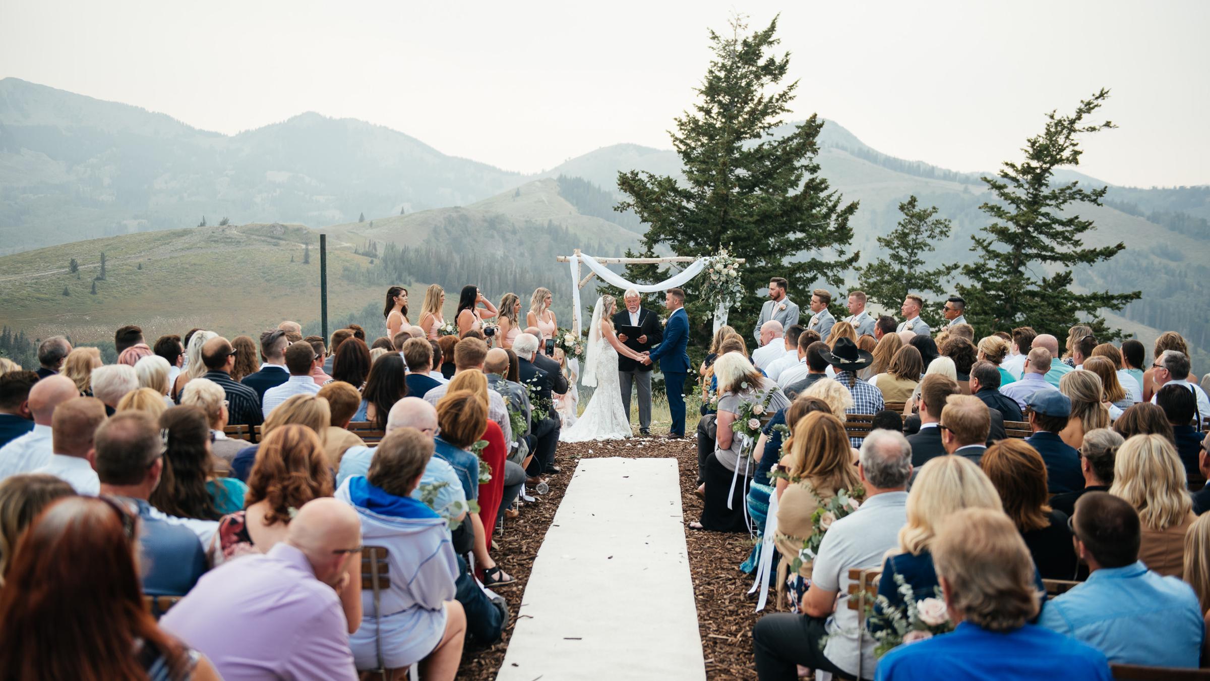 Wedding ceremony at Cushings Cabin
