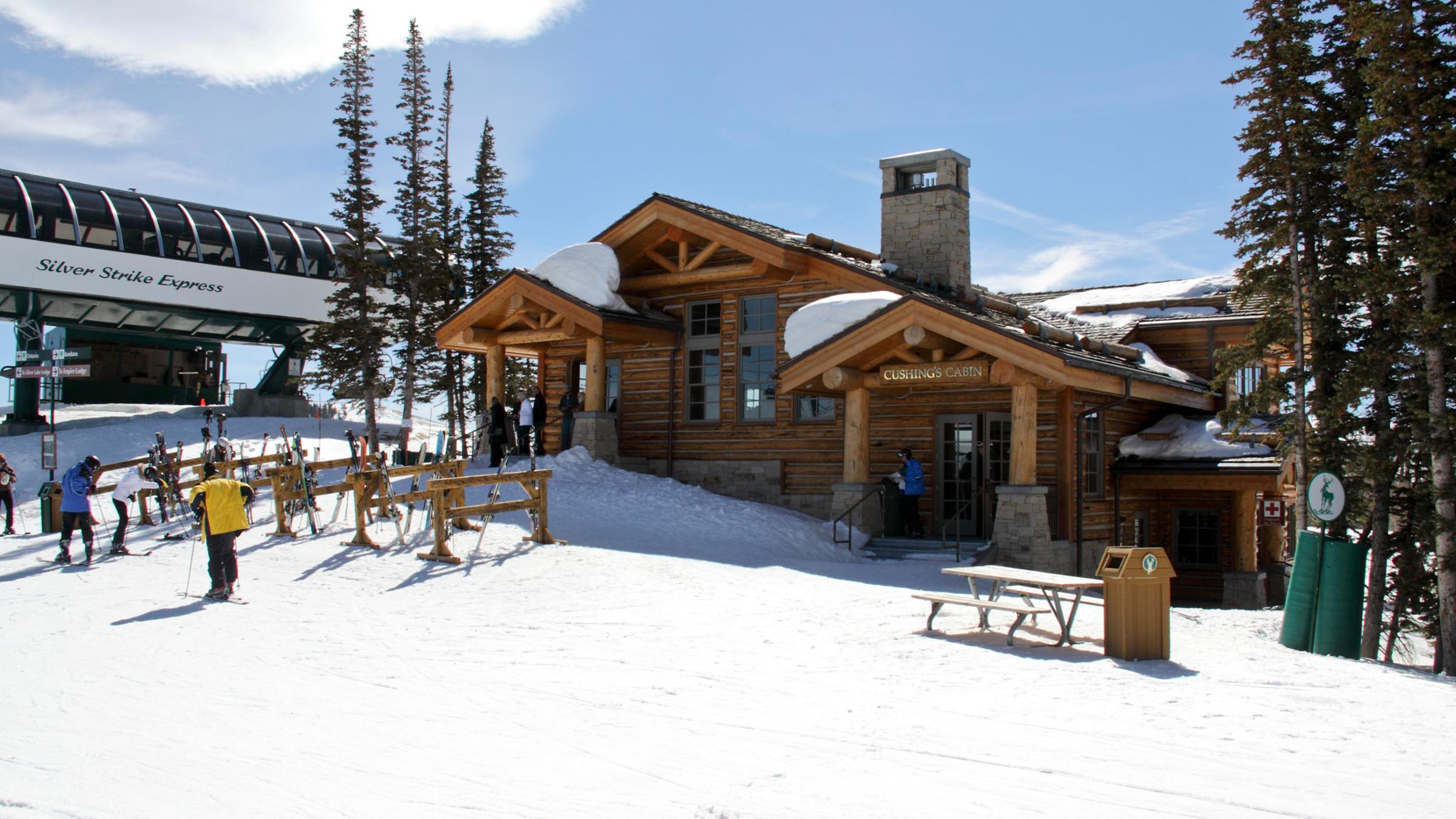 Cushings Cabin winter exterior