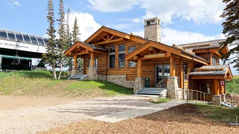 Cushing's Cabin summer exterior