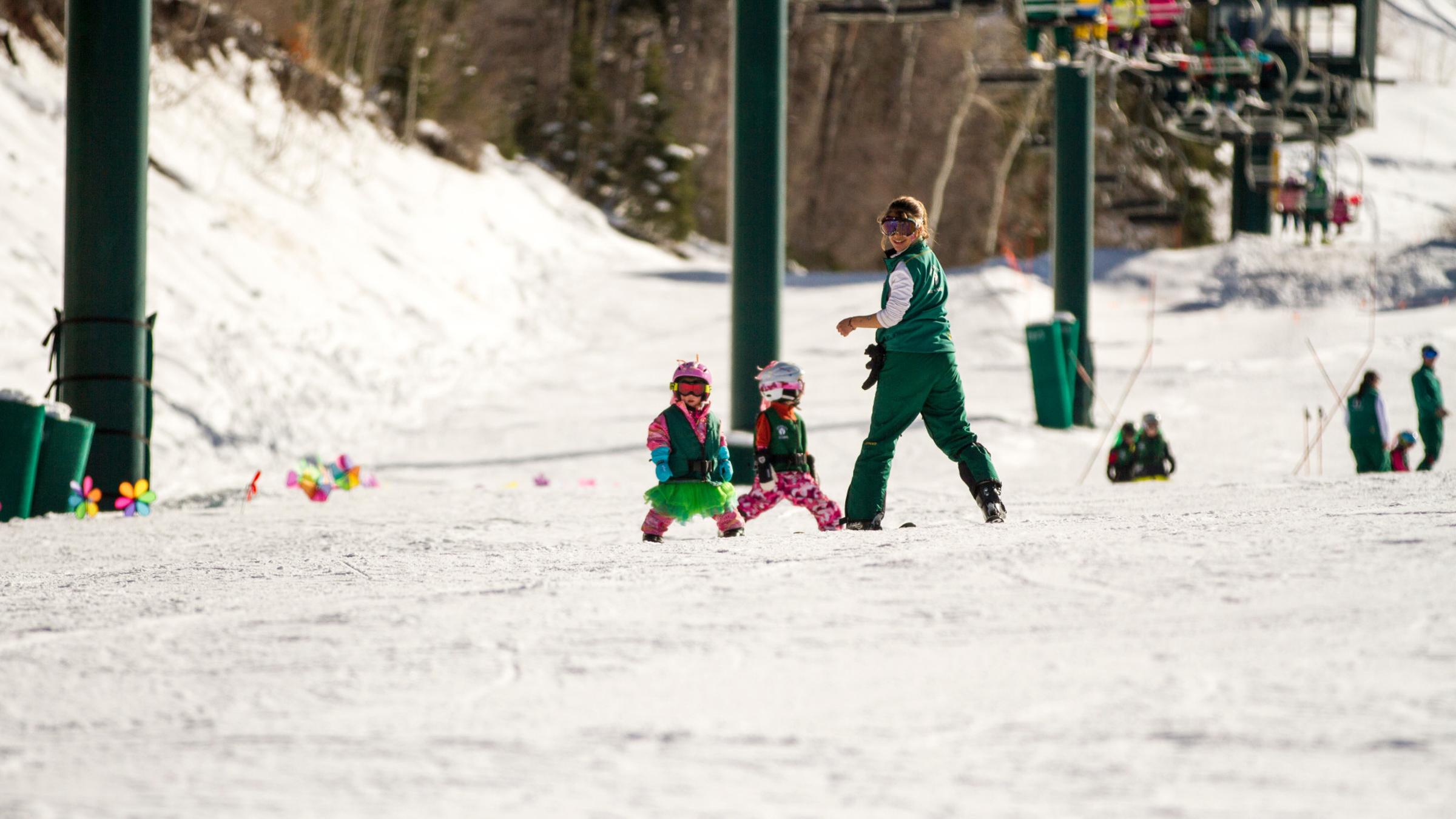 LB2015.03.06.SkiSchoolParade.03.jpg